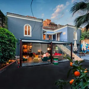 Hostal The Yard, Catania